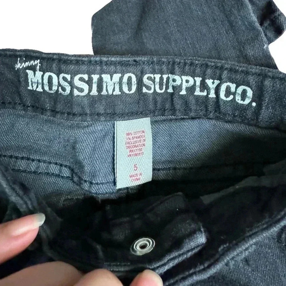 🌟Mossimo supply co girls size 5 Jeans🌟 - Picture 3 of 4